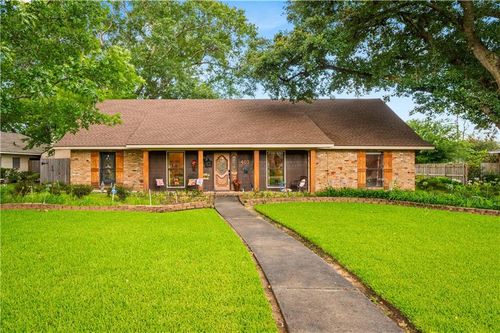 403 Sweetbriar Dr, Alexandria, LA, 71303-3337 | Card Image