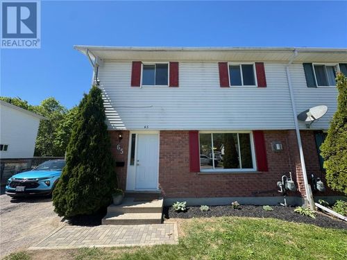 65 Beckett Blvd, Elliot Lake, ON, P5A3P5 | Card Image
