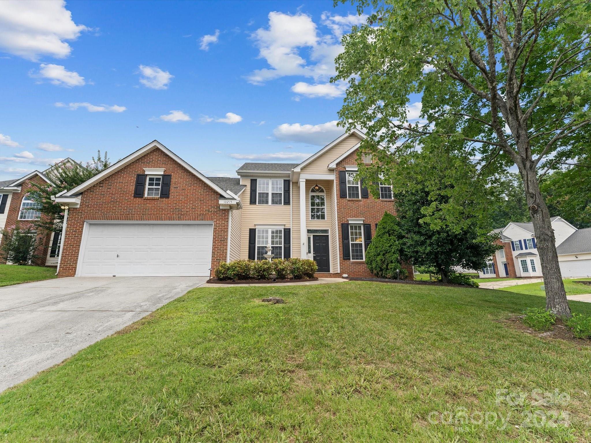 Fairbourne Ct, Charlotte, NC 28269