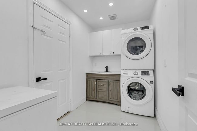 91 Buick Blvd, House other with 7 bedrooms, 5 bathrooms and 7 parking in Brampton ON | Image 17