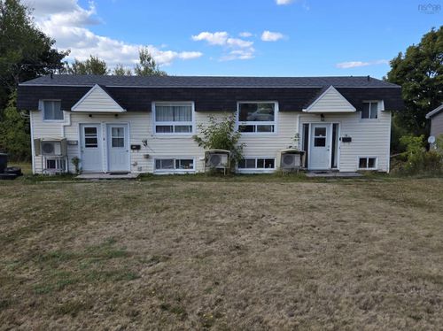 14 Summit Ave, Amherst, NS, B4H2A7 | Card Image