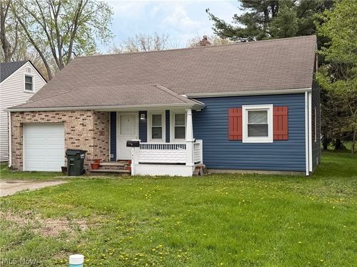 145 Beck Rd, Avon Lake, OH, 44012-1815 | Card Image