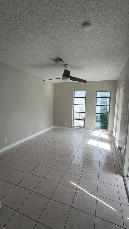2-47 Se 13th St, Dania Beach, FL, 33004-4328 | Card Image