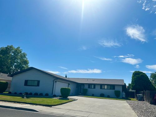 1575 Cimarron Ave, Richland, WA, 99352-8507 | Card Image