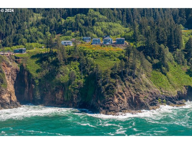 54150 S Beach Rd, House other with 6 bedrooms, 7 bathrooms and 2 parking in Neskowin OR | Image 4