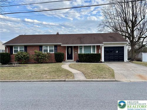 2240 W Woodlawn St, Allentown, PA, 18104-2965 | Card Image