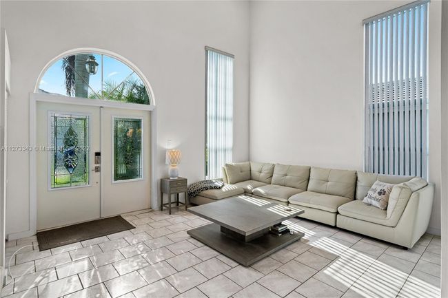 611 Royal Palm Way, House other with 4 bedrooms, 3 bathrooms and null parking in Davie FL | Image 12