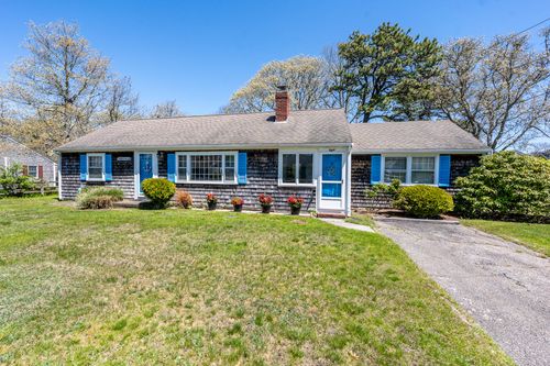 8 Folger Ln, West Dennis, MA, 02670-2525 | Card Image