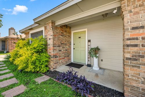 5714 Westchase Dr, North Richland Hills, TX, 76180-6136 | Card Image