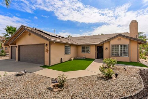817 Davis St, Ramona, CA, 92065-1709 | Card Image