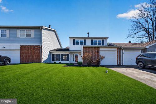 329 Canterbury Ct, NEWTOWN, PA, 18940-1400 | Card Image