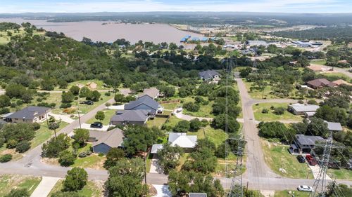 300 Knights Row, Horseshoe Bay, TX, 78657-2112 | Card Image