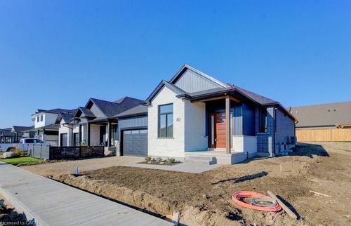 80 S Parkwood Blvd, Elmira, ON, N3B0C8 | Card Image