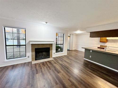 105-5821 Marvin Loving Dr, Garland, TX, 75043-4594 | Card Image