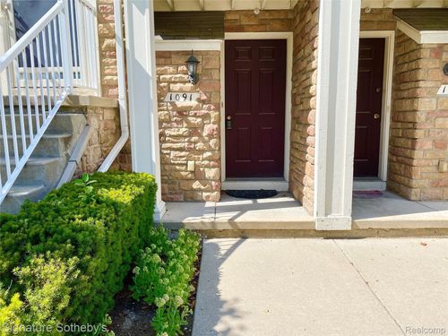 1091 Beaver Run, Troy, MI, 48083-5458 | Card Image