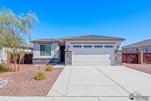 7548 E 35th Ln, Yuma, AZ, 85365-8221 | Card Image