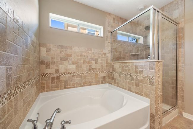 7103 Bridgeview Dr, House other with 3 bedrooms, 2 bathrooms and null parking in WESLEY CHAPEL FL | Image 5