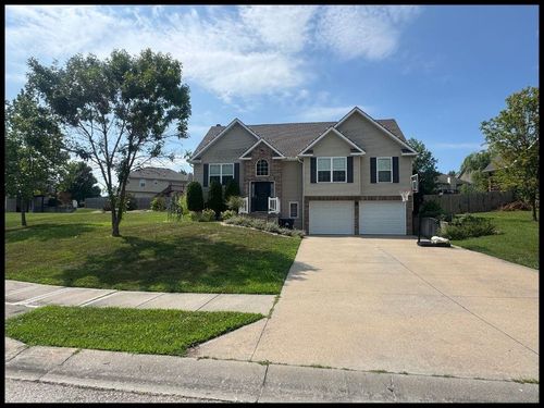 1207 Nottingham Dr, Warrensburg, MO, 64093-8000 | Card Image