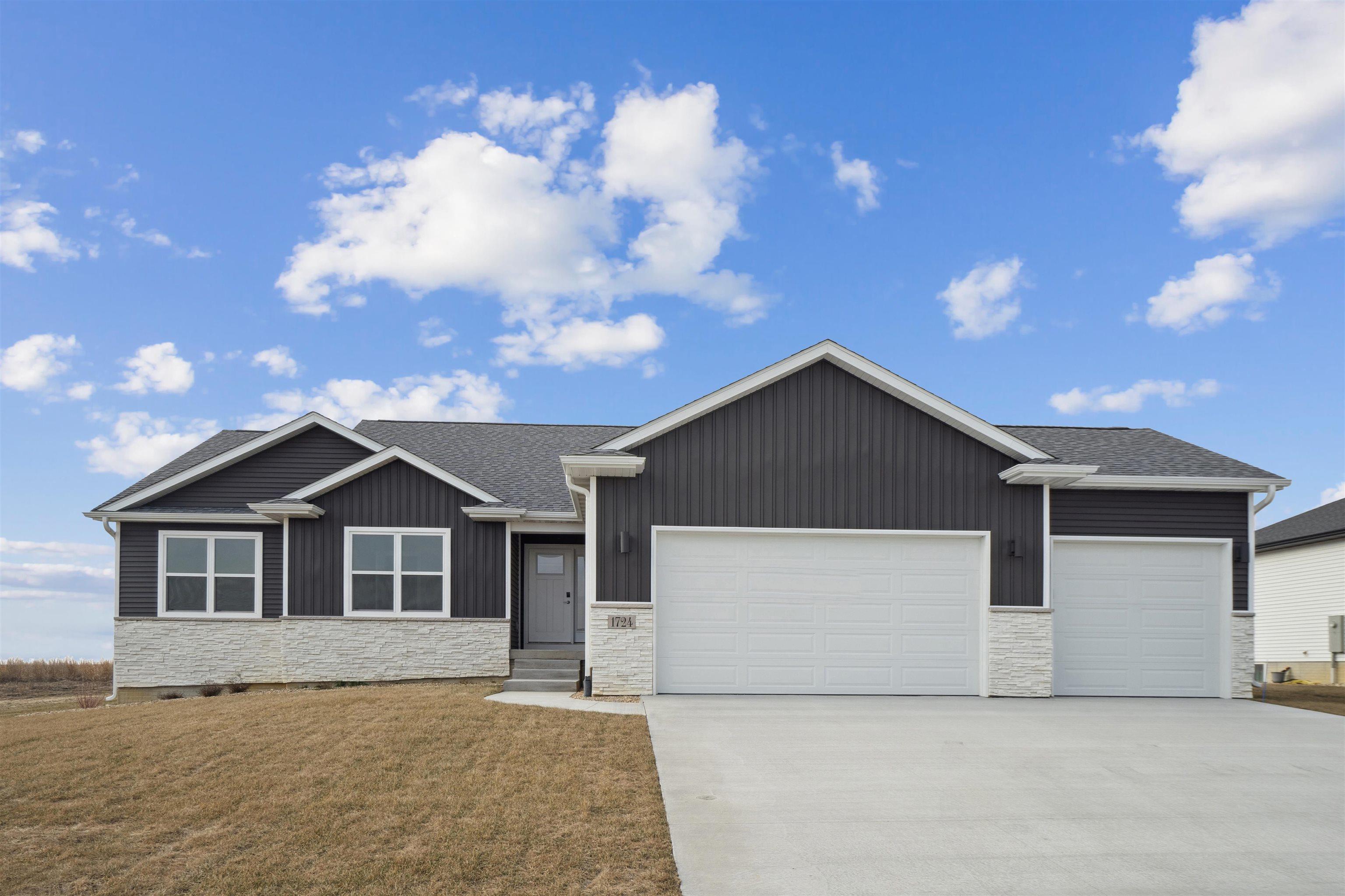 Dalton St, Jesup, IA 50648