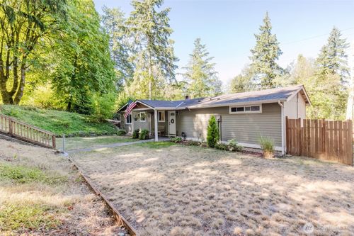 13977 Blackberry Ln Ne, Poulsbo, WA, 98370-7925 | Card Image