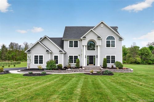55 Noelle Dr, Walden, NY, 12586-2811 | Card Image