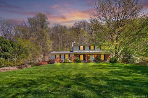 33 Farview Rd, East Fishkill, NY, 12533-6821 | Card Image