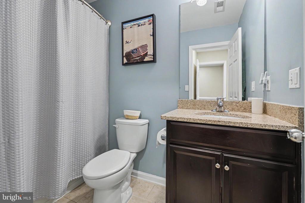 Residential in EATONTOWN 5