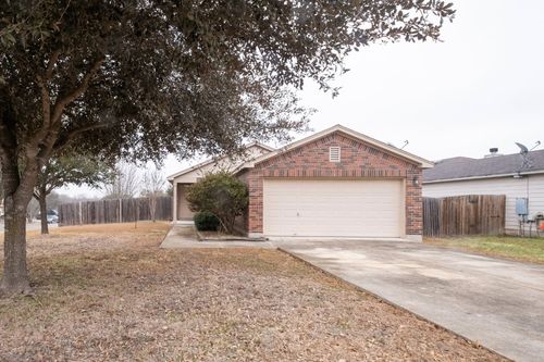 240 Myrtle St, Kyle, TX, 78640-5555 | Card Image