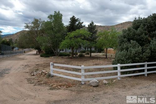 215 Mule Deer Rd, Coleville, CA, 96107-9750 | Card Image