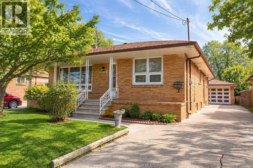 2666 Jos St Louis, Windsor, ON, N8T2M6 | Card Image