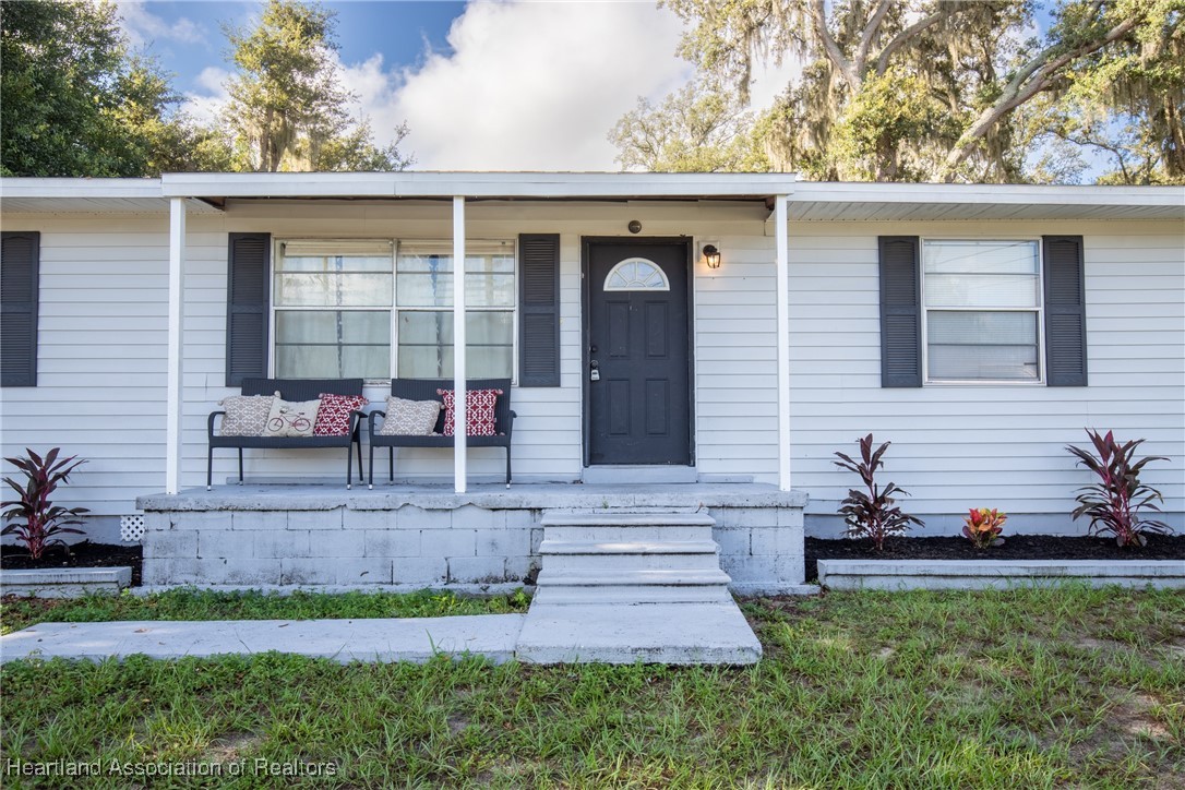 Circle St, Avon Park, FL 33825