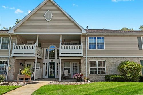 202-4452 Cricket Ridge Dr, Holt, MI, 48842-2941 | Card Image