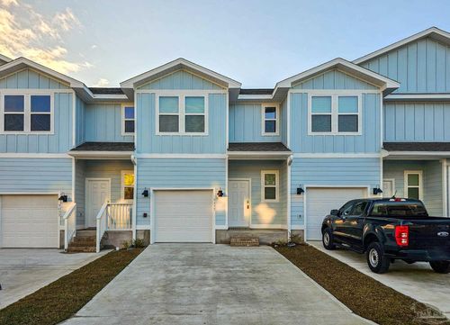 9455 Nature Creek Ln, Pensacola, FL, 32526-4597 | Card Image