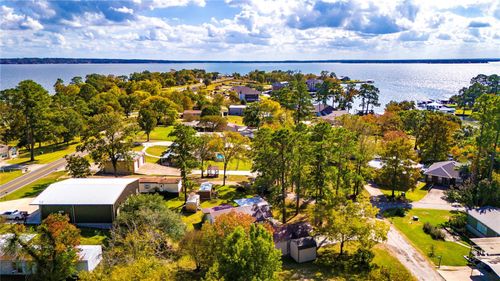 217 Brown Ave, Onalaska, TX, 77360-6560 | Card Image