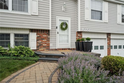 1070 Saybrook Dr, Greensburg, PA, 15601-1155 | Card Image