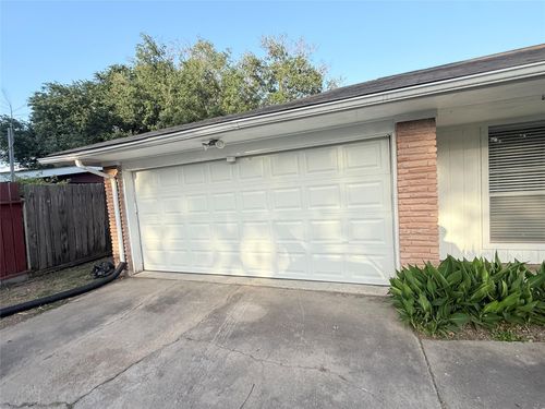 11119 Atwell Dr, Houston, TX, 77096-6131 | Card Image