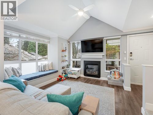 18-1073 Lynn Valley Rd, North Vancouver, BC, V7J1Z6 | Card Image