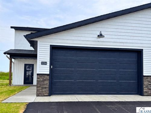 3204 Scotch Ln, Mankato, MN, 56001-8211 | Card Image