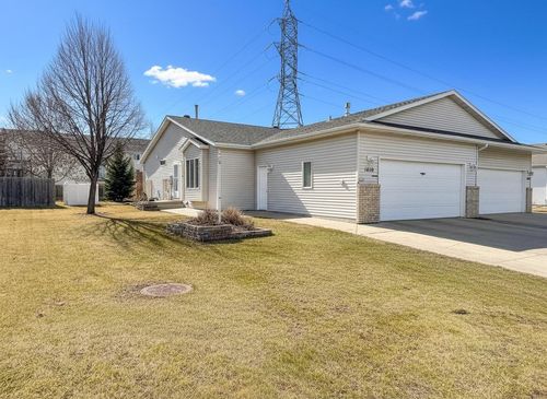 1610 Suntree Dr, West Fargo, ND, 58078-4517 | Card Image