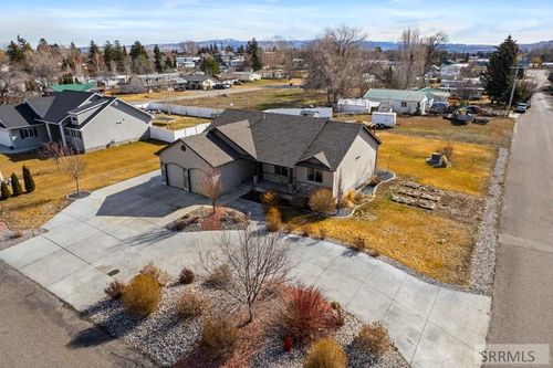 303 S Park Ave, Firth, ID, 83236-4726 | Card Image