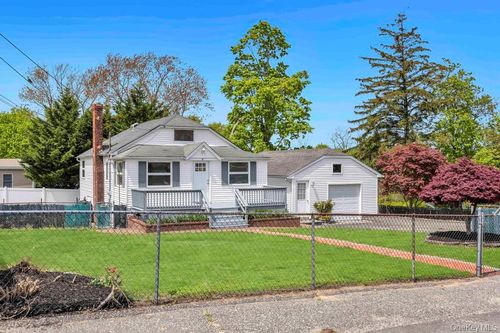 18 Islip Drive, Brookhaven, NY, 11789 | Card Image