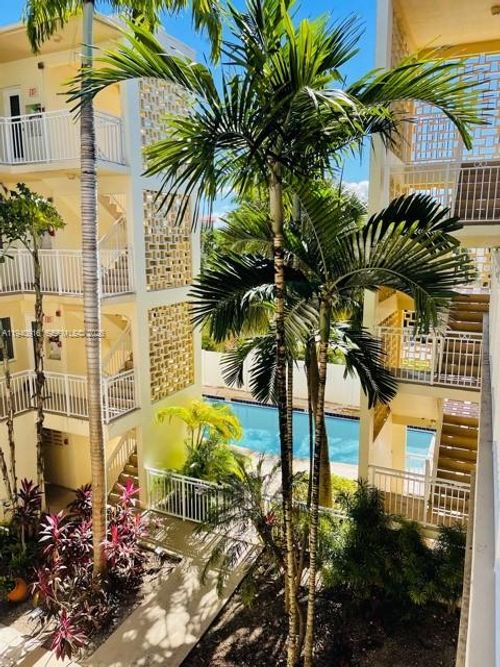 apt-302-10001 W Bay Harbor Dr, Bay Harbor Islands, FL, 33154-1598 | Card Image