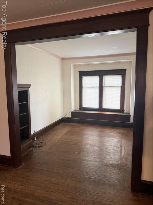 201 W Harrison Ave, Royal Oak, MI, 48067-3254 | Card Image