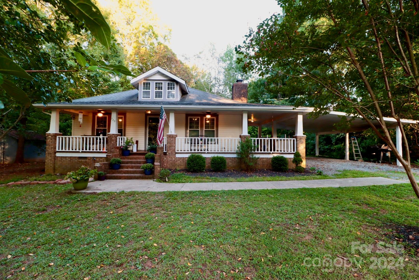 Peachtree Rd, Charlotte, NC 28216