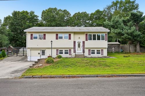 12 Barnard Rd, Lawrence, MA, 01843-3211 | Card Image