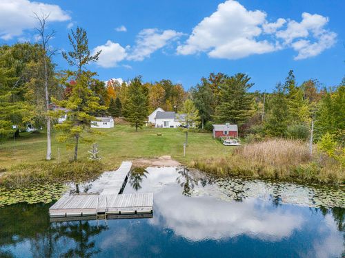 7657 Darlington Lake Rd, Hesperia, MI, 49421-9395 | Card Image