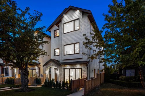 2-6682 Napier St, Burnaby, BC, V5B2C3 | Card Image
