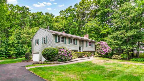 6 Currier Dr, Londonderry, NH, 03053-3210 | Card Image