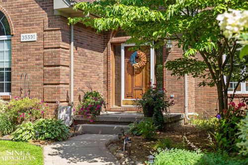 35591 Diane Ln, Richmond, MI, 48062-1653 | Card Image