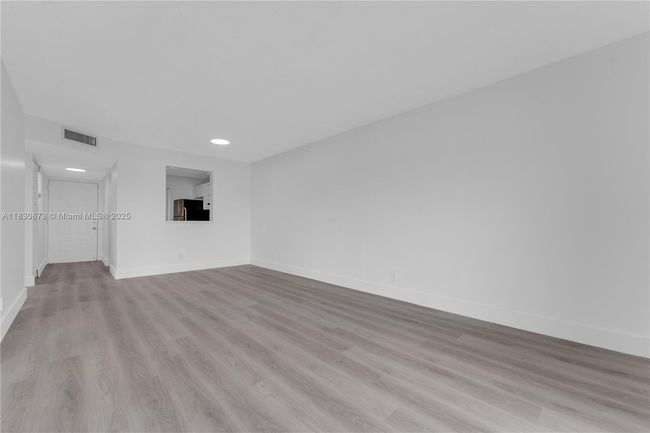 APT-208 - 8560 N Sherman Cir, Condo with 2 bedrooms, 2 bathrooms and null parking in Miramar FL | Image 6